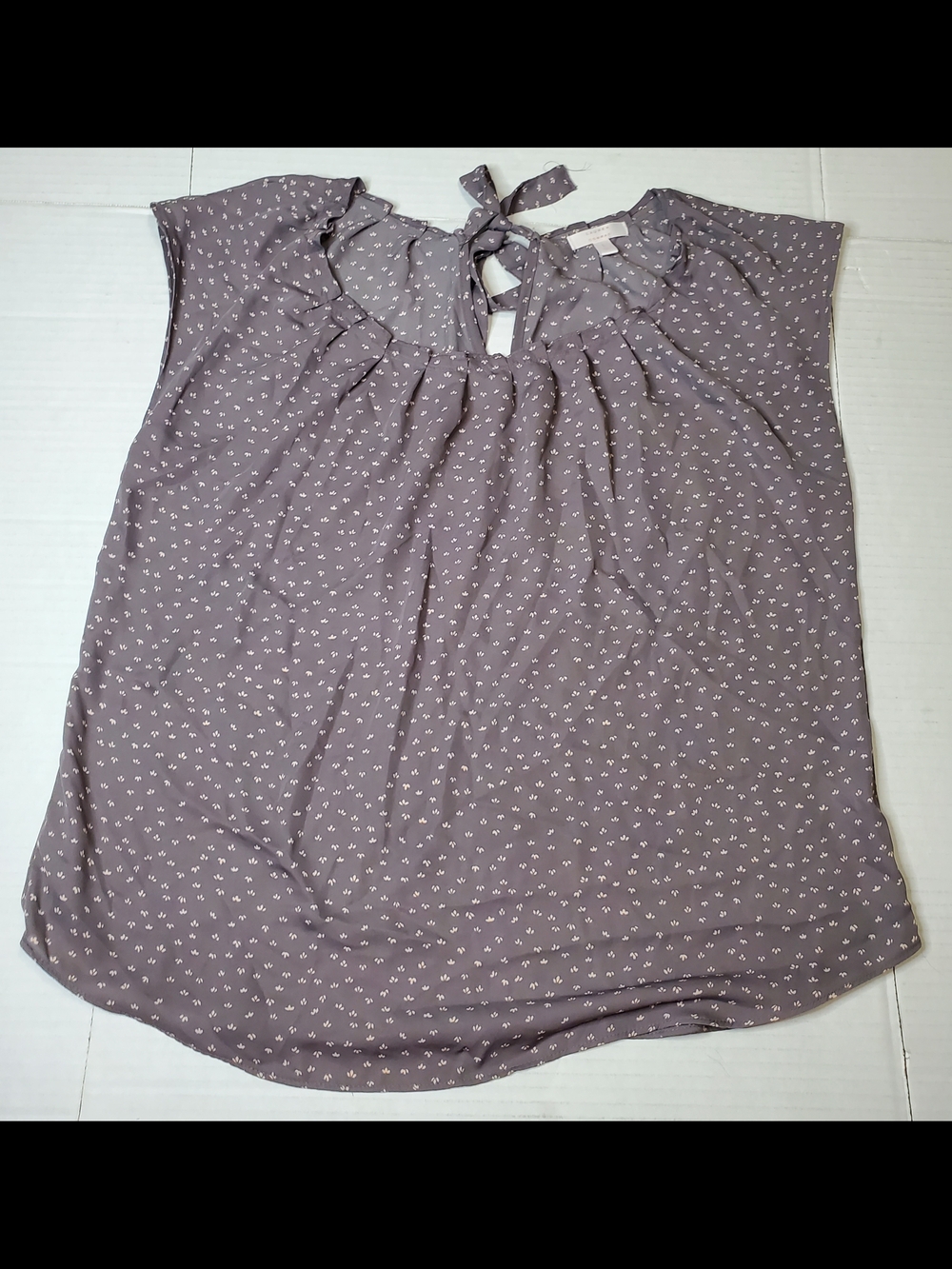 LC Lauren Conrad Grey Pleated Tie-Neck Camisole L